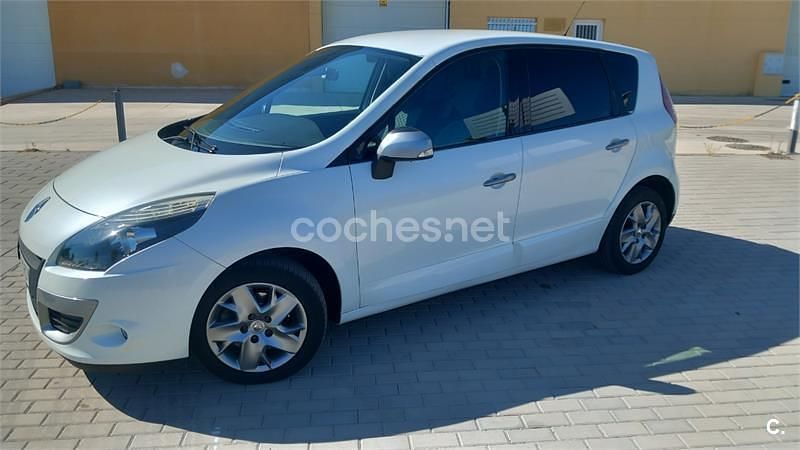 Blanco Usado 2011 Renault Scénic III Monovolumen | 6500 € (Un poco caro) - Imagen 1/4
