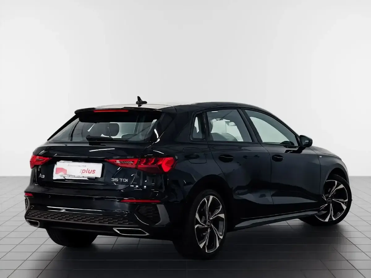 Usado Audi A3 150 CV (110 kW) 2024 Negro Berlina