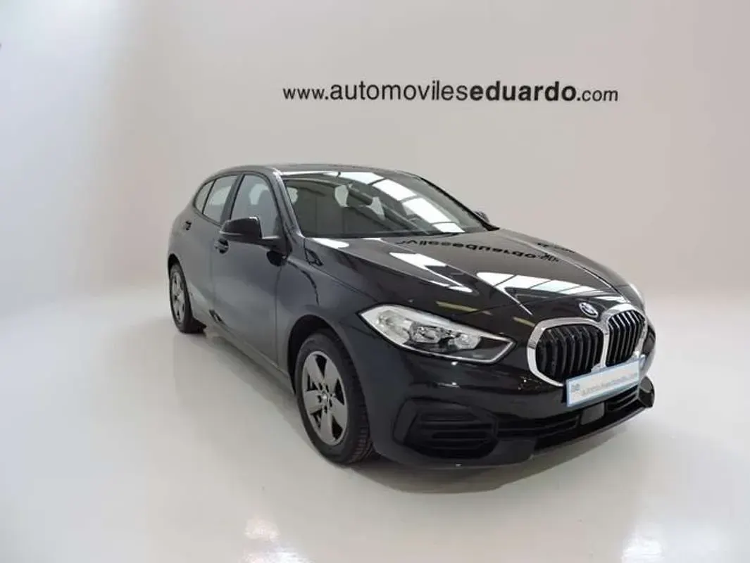 Usado BMW 116 Advantage 116 CV (85 kW) 2023 Negro Utilitario