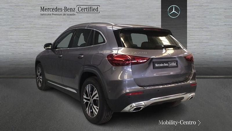 Usado Mercedes GLA200 Progressive 151 CV (111 kW) 2024 Mountaingrau  met. SUV