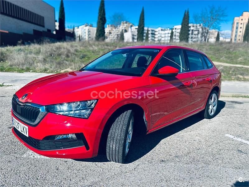 Usado Skoda Scala Sport 115 CV (84 kW) 2020 Rojo Utilitario
