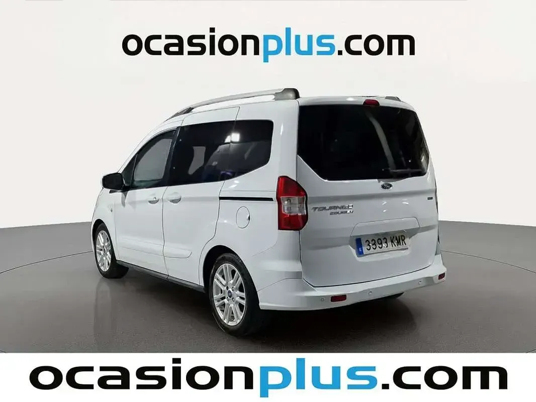 Usado Ford Tourneo Courier Titanium 102 CV (75 kW) 2018 Blanco Monovolumen