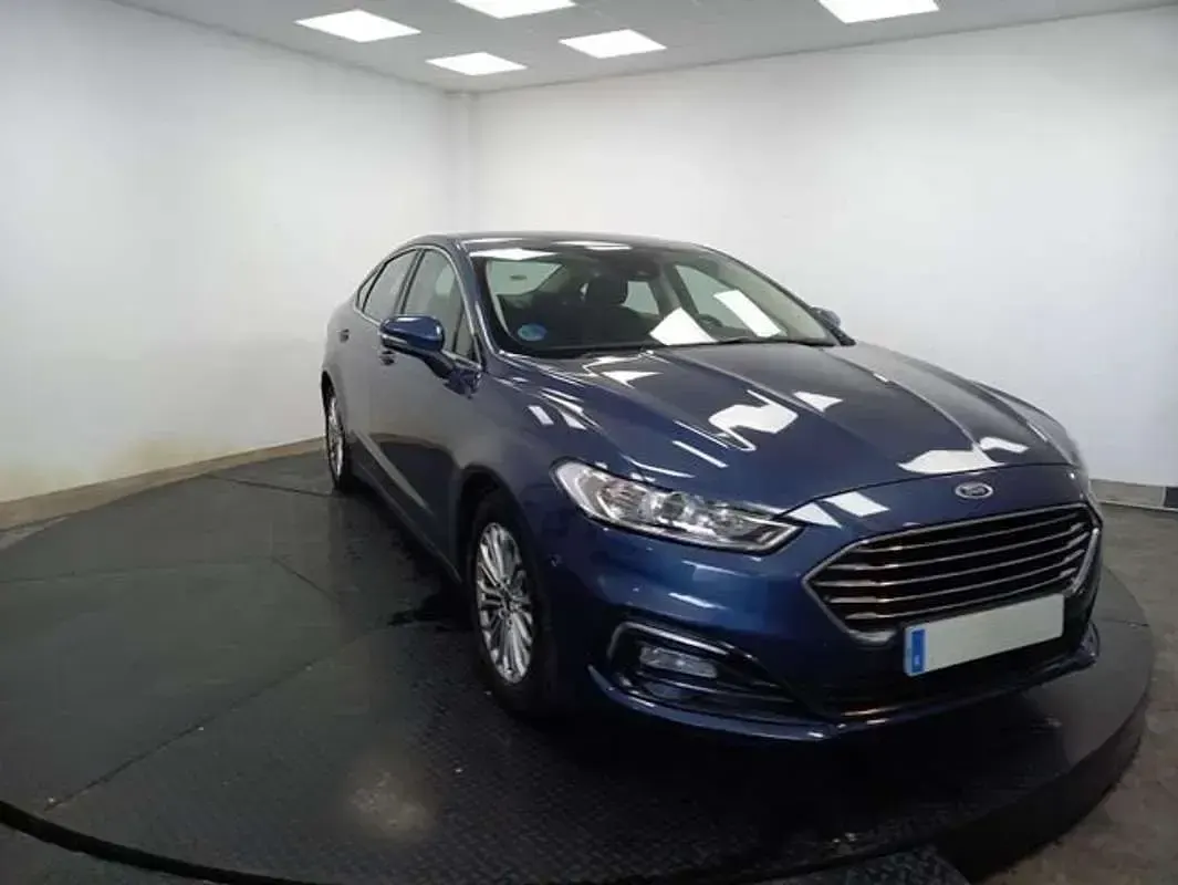 Usado Ford Mondeo Titanium 186 CV (136 kW) 2021 Azul Familiar