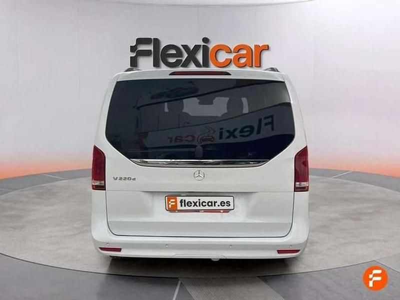 Usado Mercedes V220 Avantgarde 163 CV (119 kW) 2024 Blanco Monovolumen