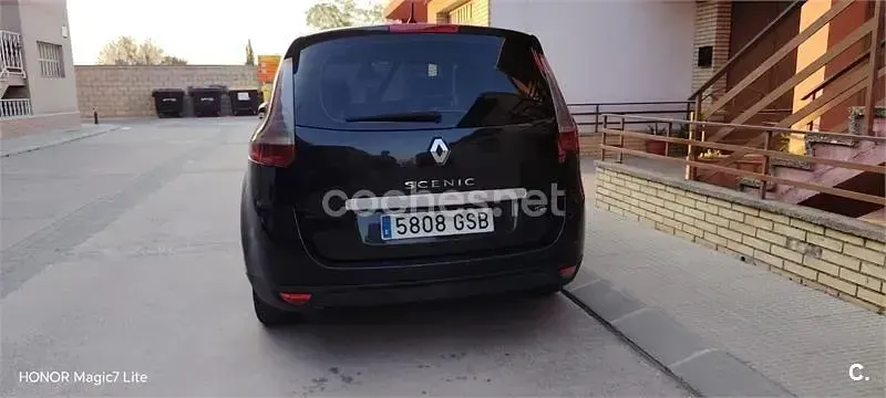 Usado Renault Grand Scénic II Dynamique 105 CV (77 kW) 2009 Negro Monovolumen
