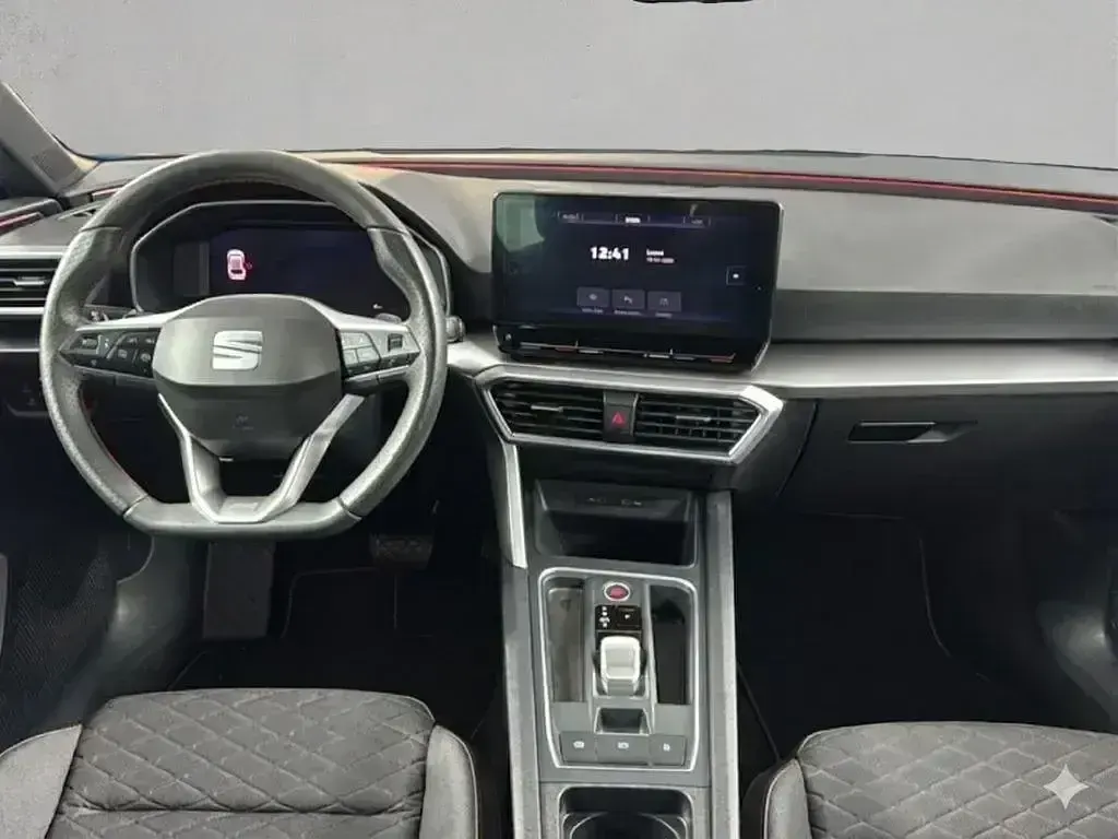 Usado Seat Leon FR 150 CV (110 kW) 2025 Gris Utilitario