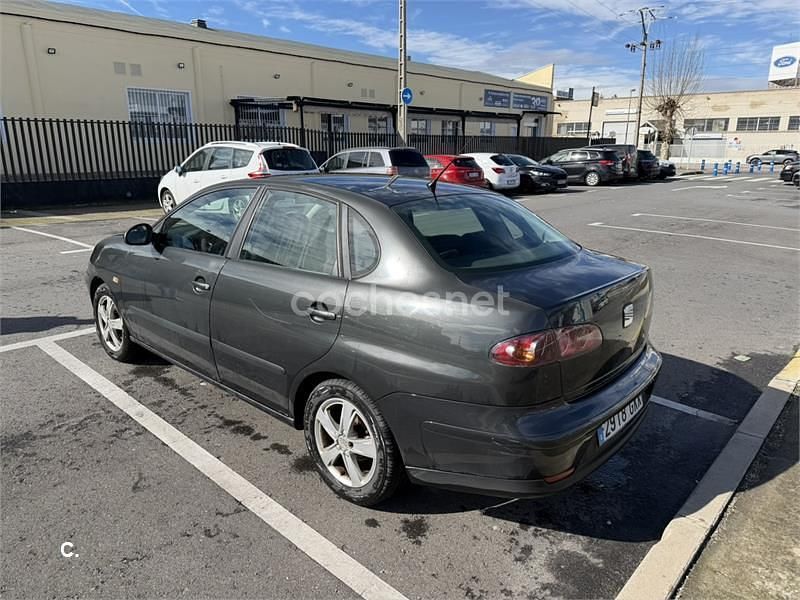 Usado Seat Cordoba Style 100 CV (73 kW) 2009 Gris / plata Berlina