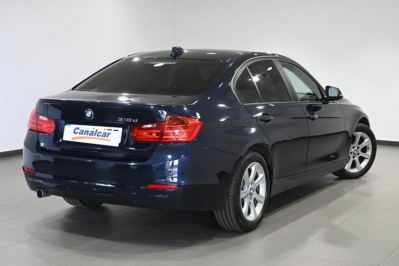Usado BMW 318 Advantage 150 CV (110 kW) 2015 Negro Berlina