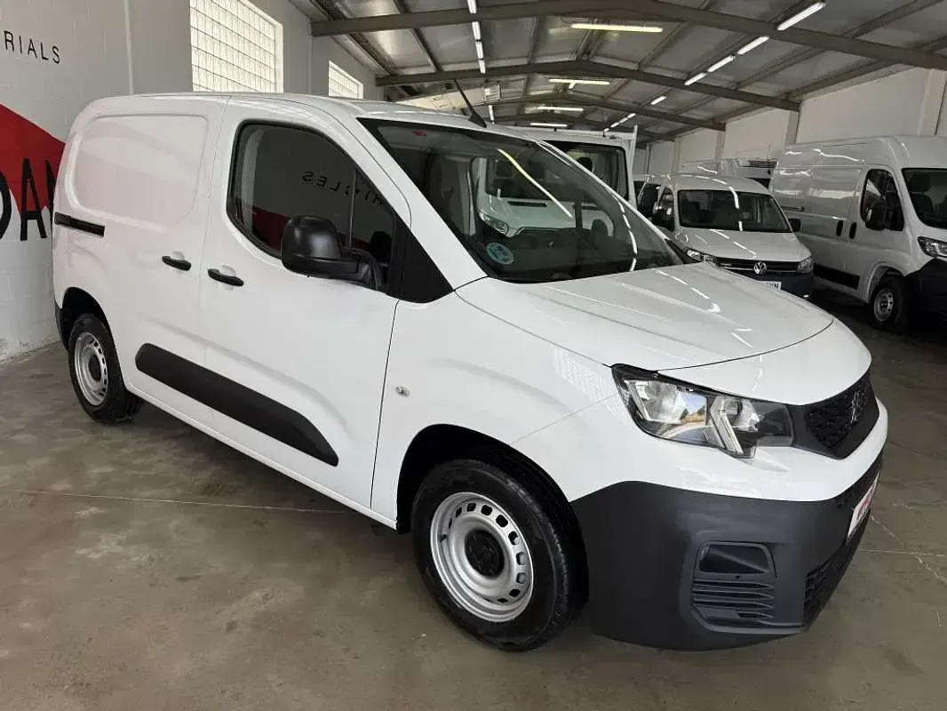 Usado Peugeot Partner S 102 CV (75 kW) 2021 Blanco Monovolumen