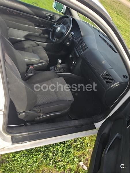 Usado VW Golf III Match 90 CV (66 kW) 1998 Blanco Berlina