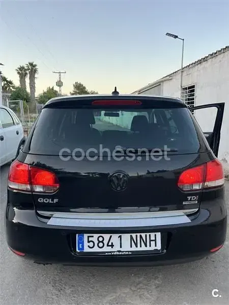 Usado VW Golf VI 105 CV (77 kW) 2011 Negro Utilitario