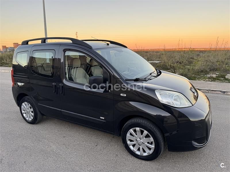 Negro Usado 2013 Peugeot TePee Access Monovolumen | 5500 € - Imagen 1/4