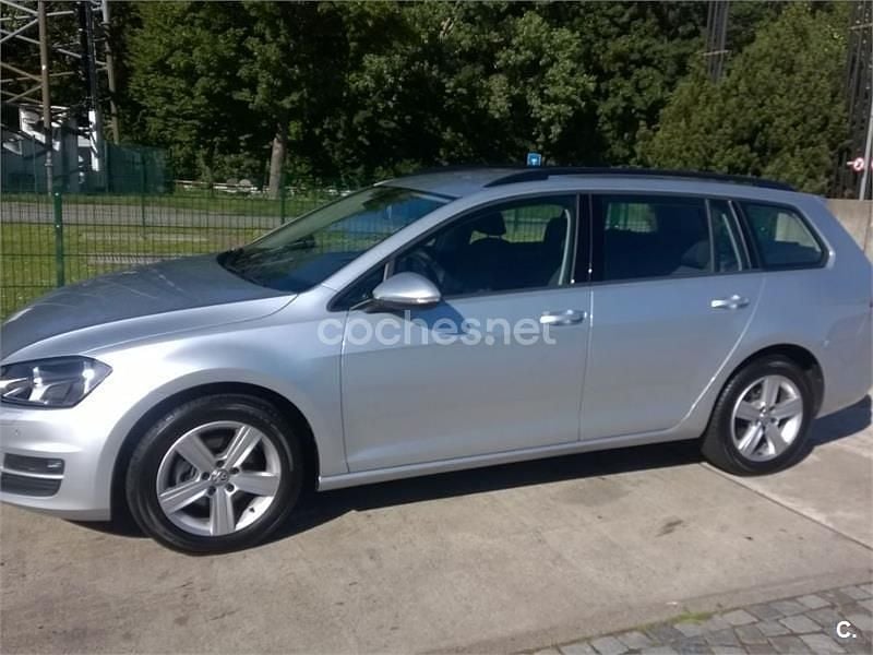 Usado VW Golf VII Advance 110 CV (80 kW) 2015 Gris / plata Familiar