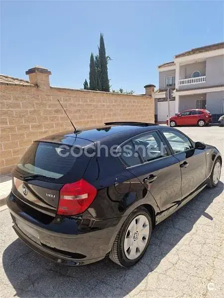 Usado BMW 118 129 CV (94 kW) 2007 Negro Utilitario