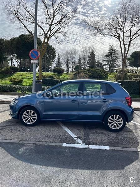 Usado VW Polo Advance 90 CV (66 kW) 2016 Azul Berlina