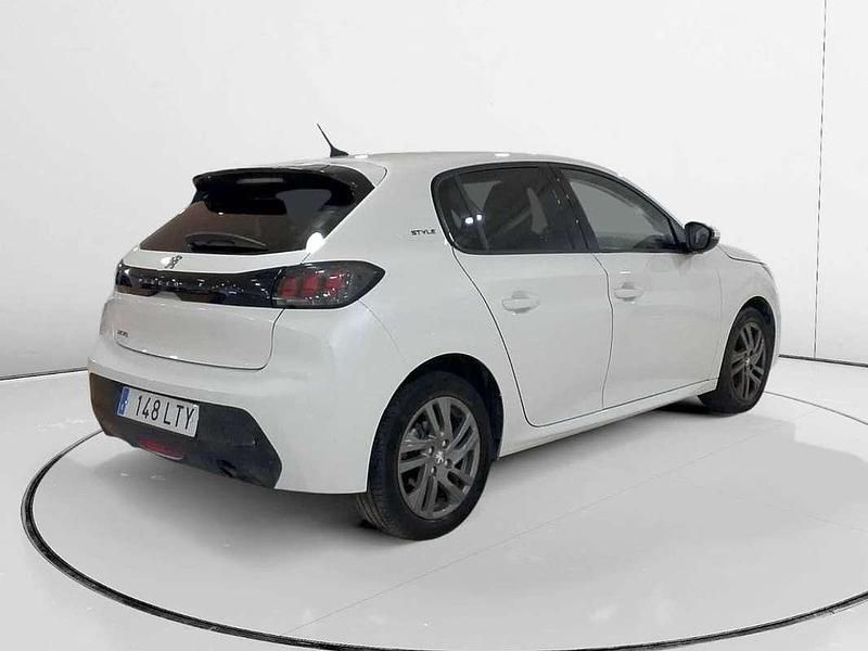 Usado Peugeot 208 Style 102 CV (75 kW) 2021 Blanco Utilitario