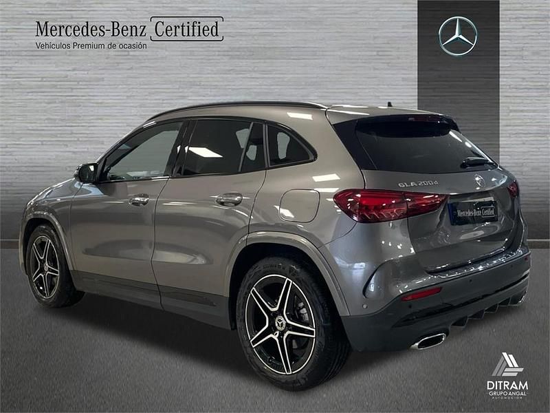 Usado Mercedes GLA200 AMG line 150 CV (110 kW) 2025 Gris SUV