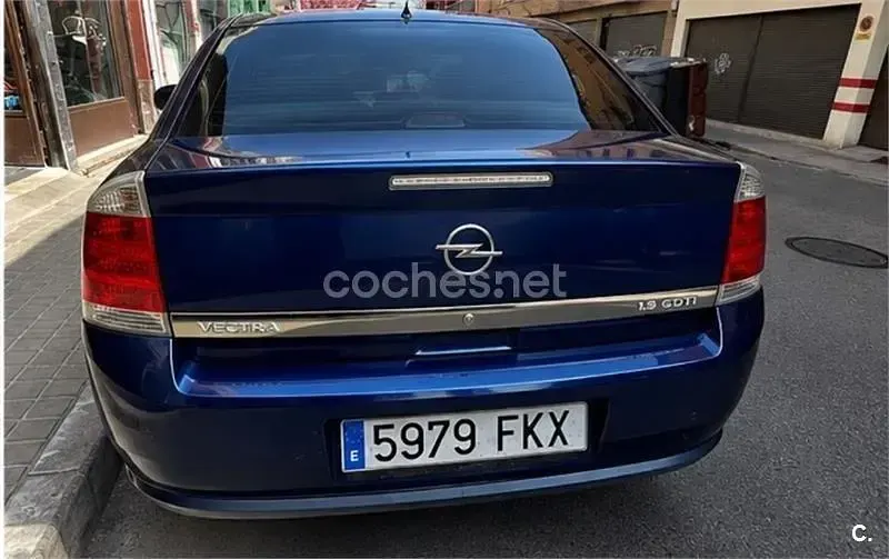 Usado Opel Vectra Elegance 120 CV (88 kW) 2007 Azul Berlina