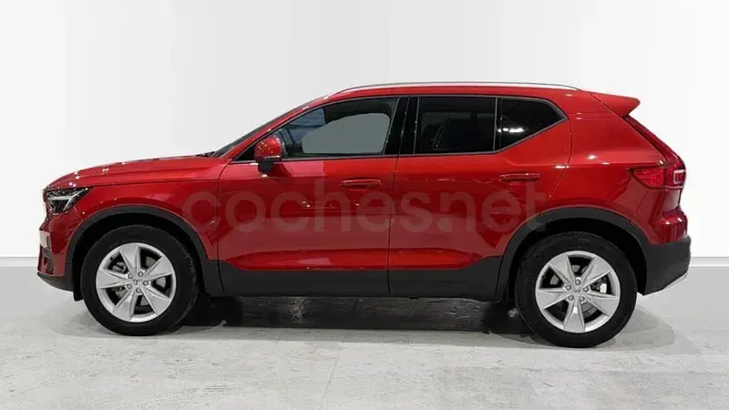 Usado Volvo XC40 Core 163 CV (119 kW) 2024 Rojo SUV