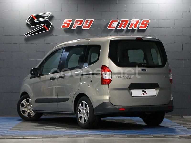 Usado Ford Tourneo Courier Trend 100 CV (73 kW) 2015 Beige Monovolumen