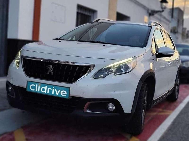 Usado Peugeot 2008 Signature Sky 110 CV (80 kW) 2019 Blanco SUV