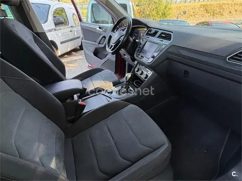 Usado VW Tiguan Sportline 150 CV (110 kW) 2016 Granate SUV