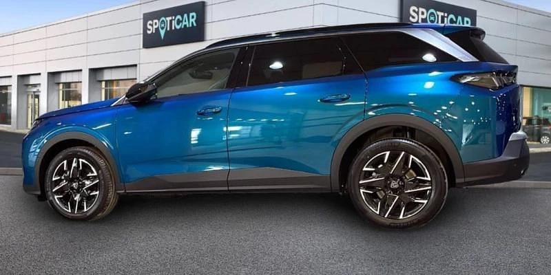 Usado Peugeot 5008 Allure 136 CV (100 kW) 2025 Azul SUV