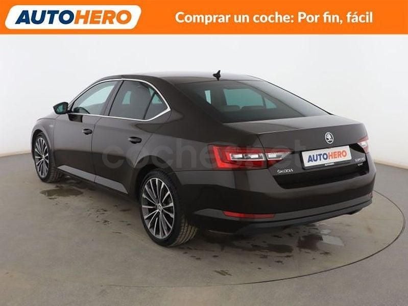Usado Skoda Superb LAURIN & KLEMENT 190 CV (139 kW) 2016 Marrón Berlina