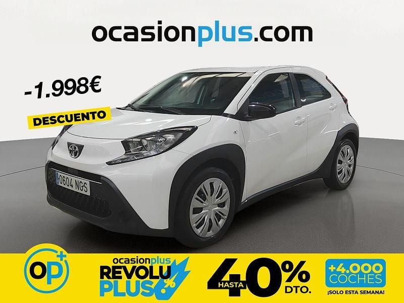 Usado Toyota Aygo X Play 72 CV (52 kW) 2023 Blanco SUV