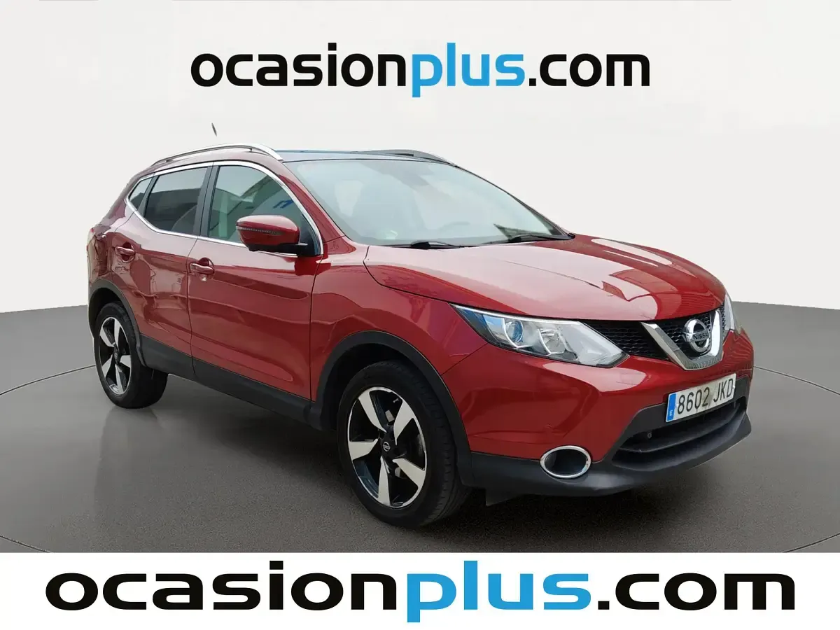 Usado Nissan Qashqai 360º 131 CV (96 kW) 2015 Rojo SUV