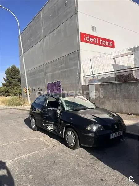 Usado Seat Ibiza Stella 75 CV (55 kW) 2002 Negro Utilitario