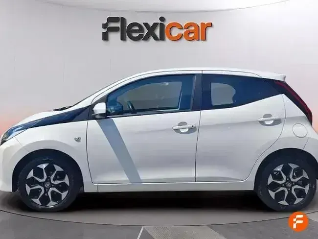 Usado Toyota Aygo X-play 72 CV (52 kW) 2018 Blanco Utilitario