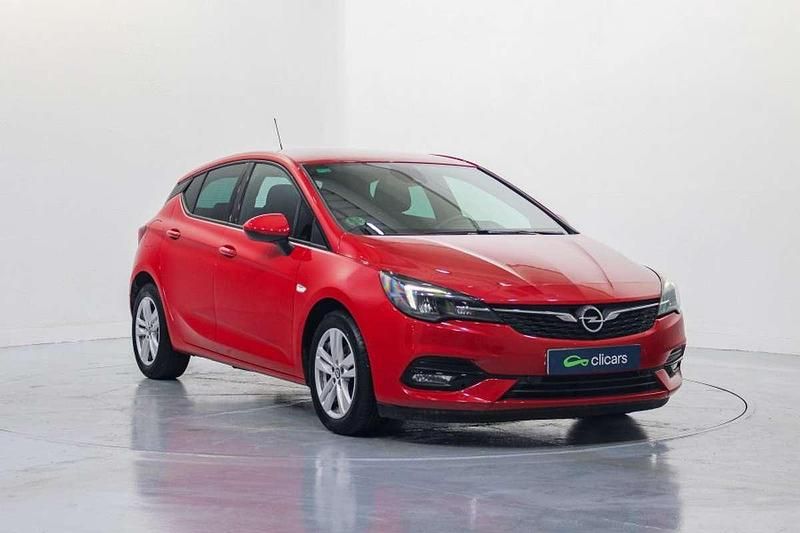 Usado Opel Astra S 105 HP (77 kW) 2020 Vermelho Citadino