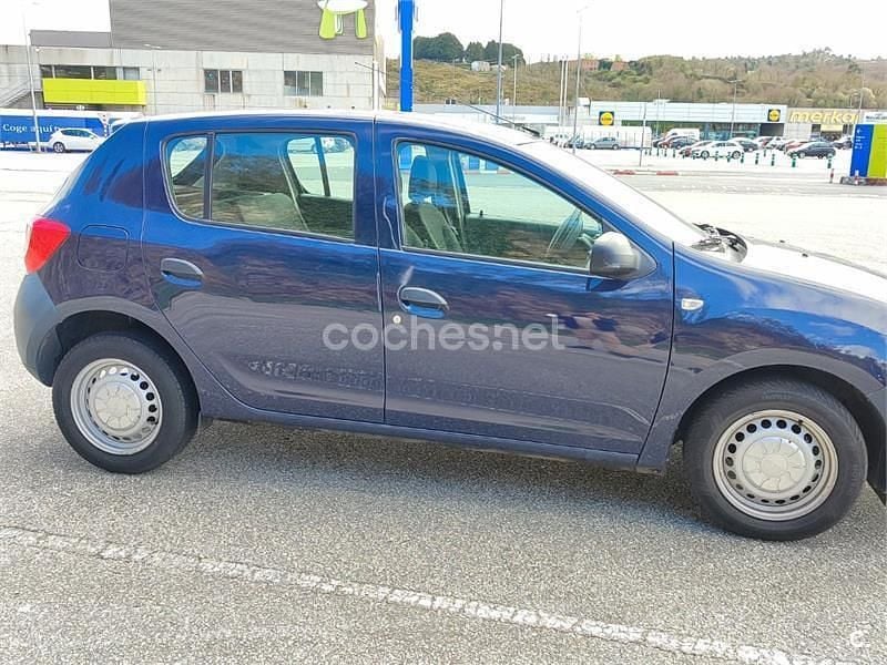 Usado Dacia Sandero Ambiance 75 CV (55 kW) 2014 Azul Berlina