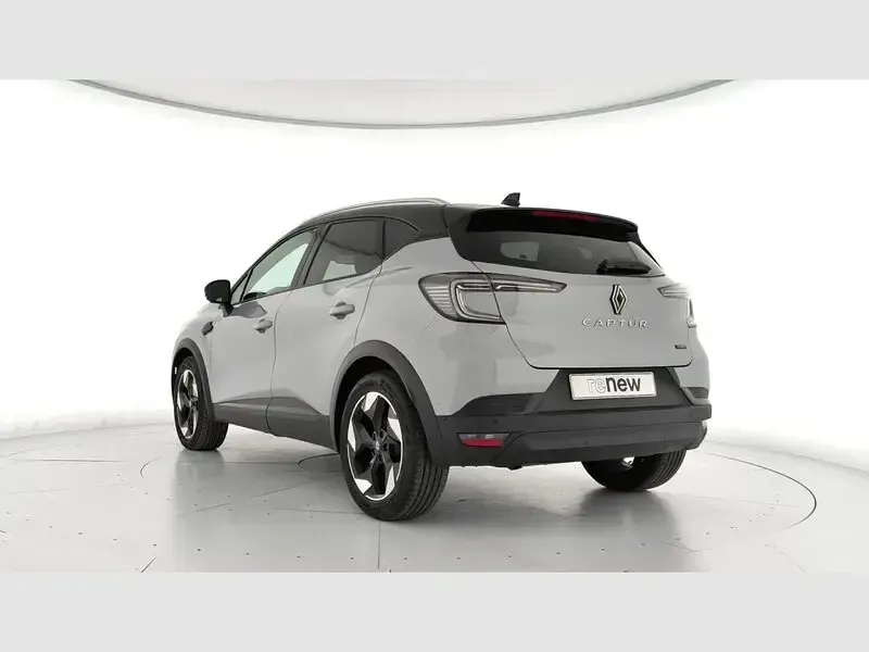 Usado Renault Captur Techno 145 CV (106 kW) 2025 Gris SUV