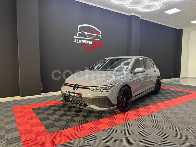 Usado VW Golf VIII GTI Clubsport 301 CV (221 kW) 2024 Gris / plata Berlina