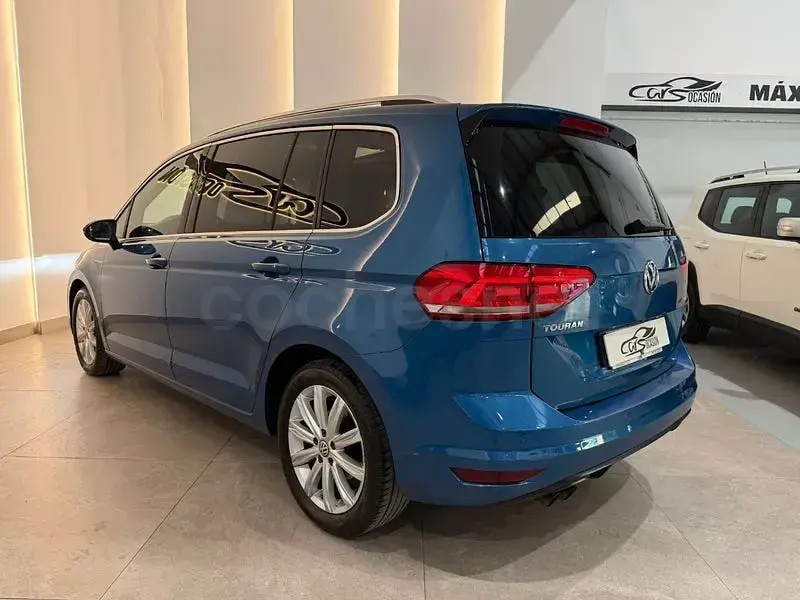 Usado VW Touran Sportline 150 CV (110 kW) 2017 Azul Monovolumen