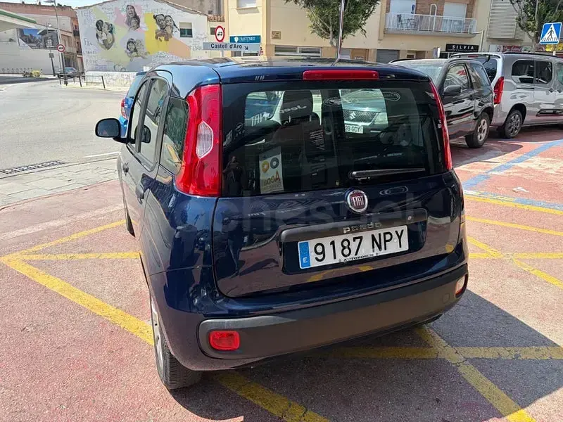 Usado Fiat Panda Lounge 69 CV (50 kW) 2019 Azul Utilitario