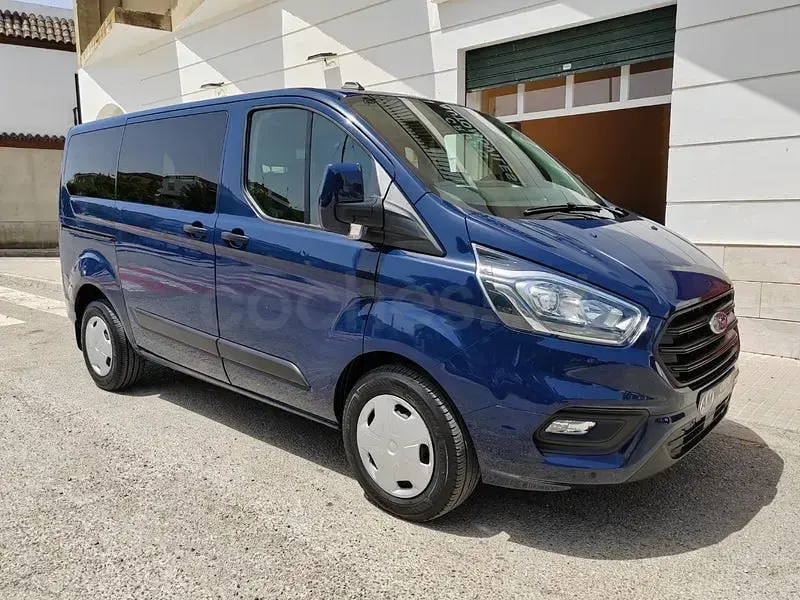 Usado Ford Tourneo Trend 130 CV (95 kW) 2021 Azul Monovolumen