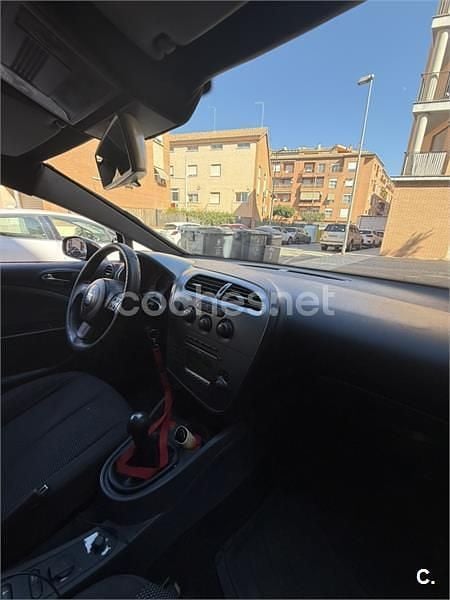 Usado Seat Leon Reference 90 CV (66 kW) 2008 Negro Utilitario