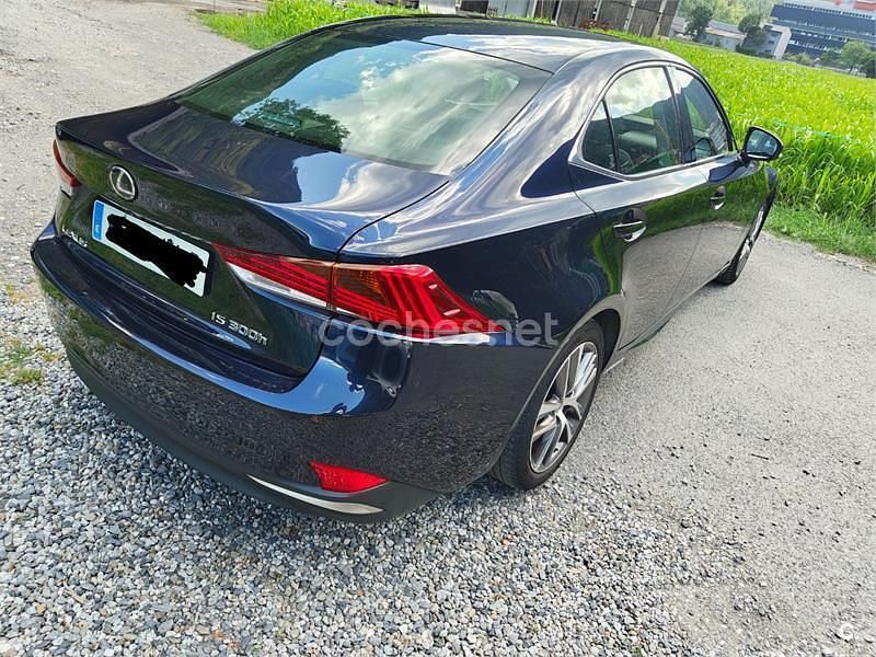 Usado Lexus IS300h Executive Line 223 CV (164 kW) 2018 Azul Berlina