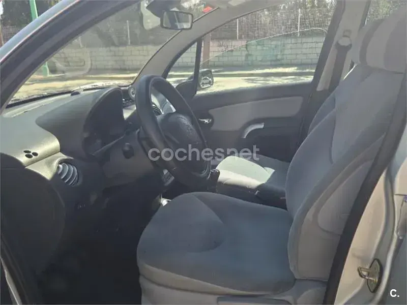 Usado Citroën C3 70 CV (51 kW) 2005 Gris / plata Berlina