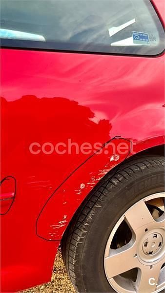 Usado VW Golf III Conceptline 100 CV (73 kW) 1999 Rojo Berlina