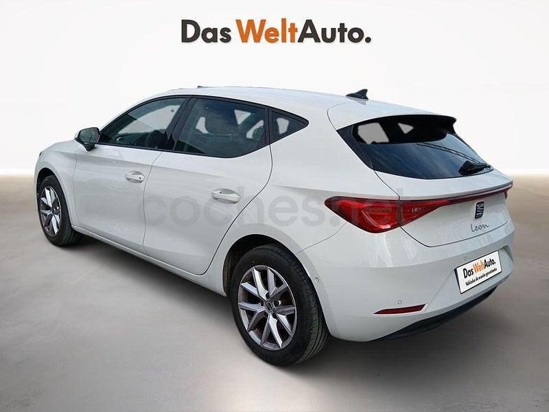 Usado Seat Leon Style 115 CV (84 kW) 2024 Blanco Berlina