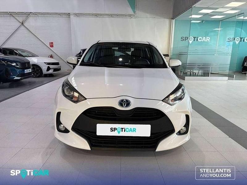 Usado Toyota Yaris Hybrid Active 116 CV (85 kW) 2021 Blanco Utilitario