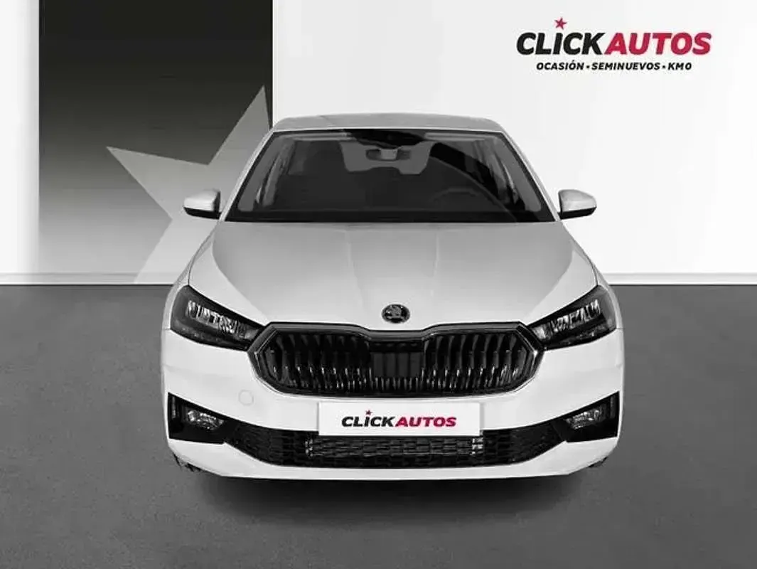 Usado Skoda Fabia Selection 116 CV (85 kW) 2025 Blanco Utilitario