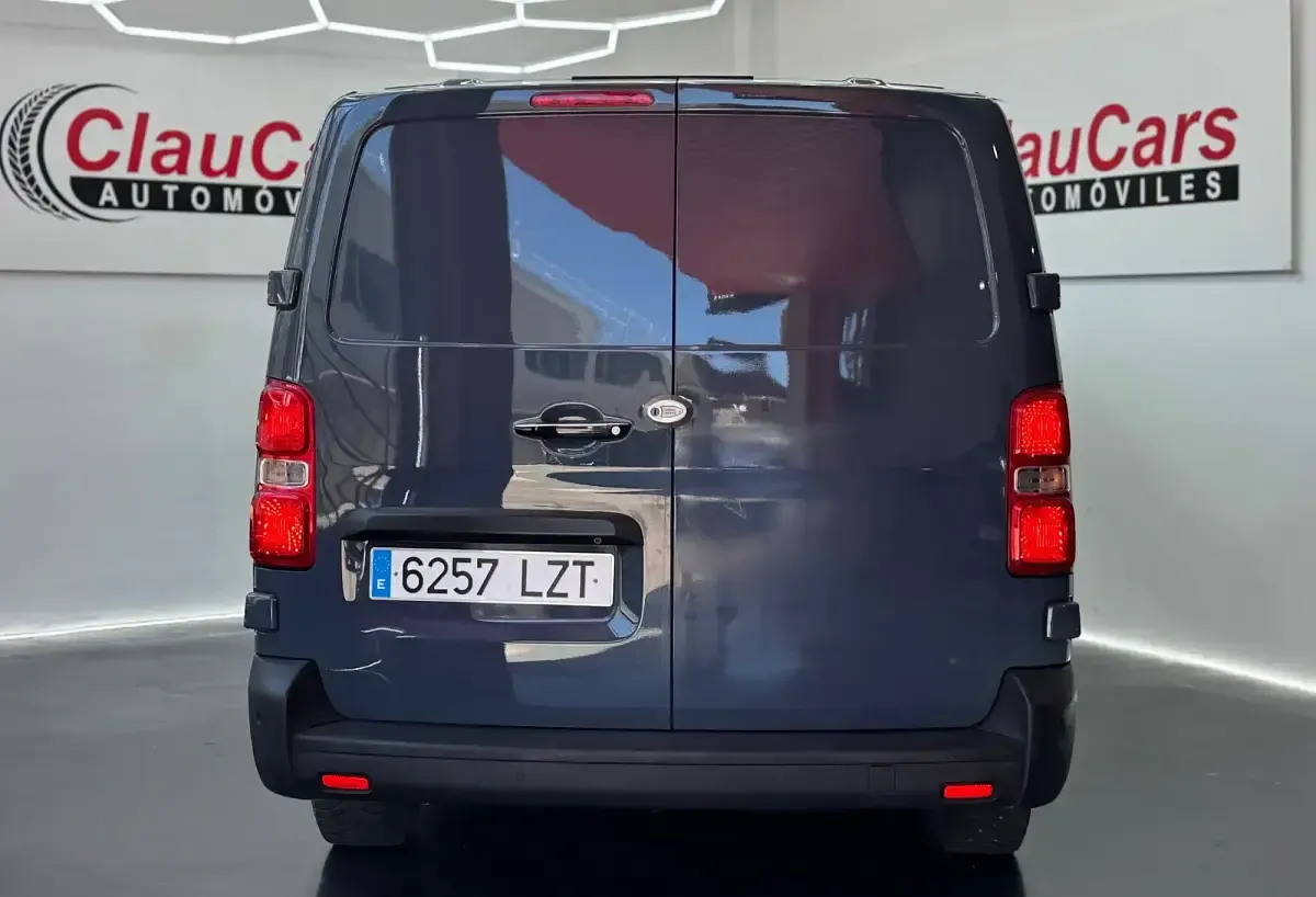 Usado Citroën Jumpy 100 CV (73 kW) 2022 Gris Monovolumen