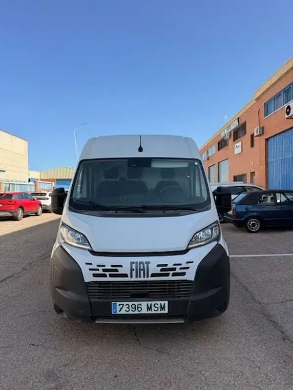 Usado Fiat Ducato 140 HP (102 kW) 2024 Branco Van