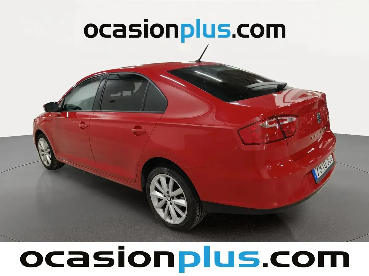 Usado Seat Toledo Reference 110 CV (80 kW) 2015 Rojo Utilitario