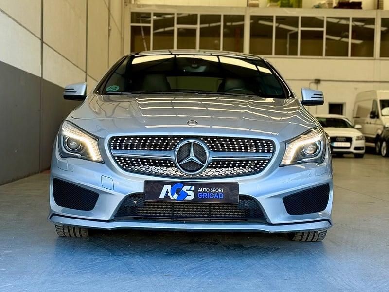 Usado Mercedes CLA200 AMG line 136 CV (100 kW) 2015 Gris / plata Berlina